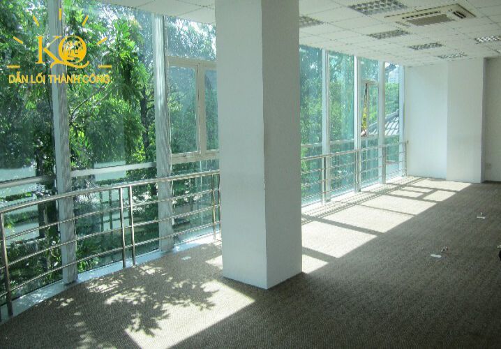 Góc khác của văn phòng bên trong tòa nhà cho thuê đường Nguyễn Thị Minh Khai quận 1 