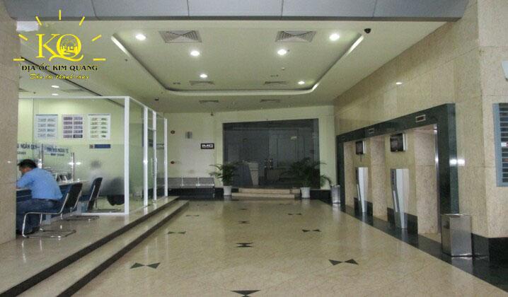 Hình chụp tầng trệt toà nhà cho thuê nguyên căn đường Nam Quốc Cang quận 1
