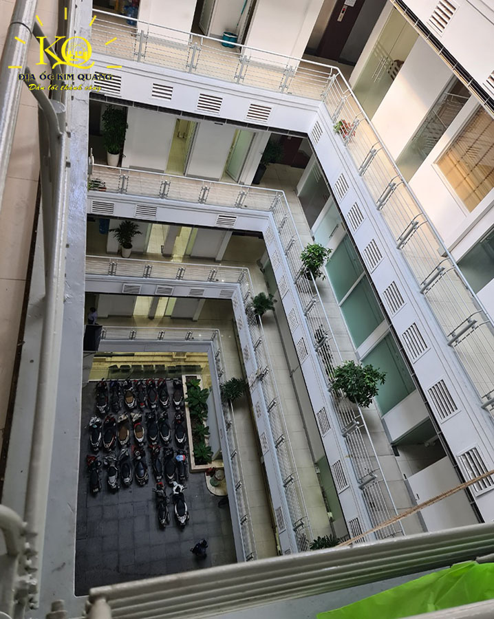Hình chụp khuôn viên tòa nhà cho thuê văn phòng đường Nguyễn Thái Học quận 1 từ trên xuống