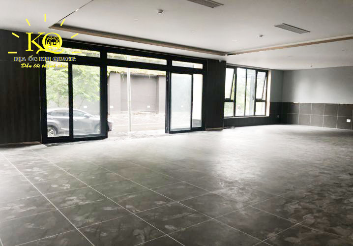 Sàn trống tầng trệt của tòa nhà cho thuê văn phòng đường Trương Văn Bang quận 2