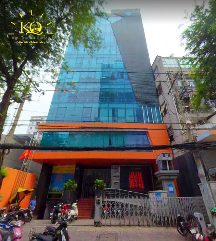 Hình chụp bao quát nguyên tòa nhà văn phòng cho thuê đường Võ Văn Tần quận 3
