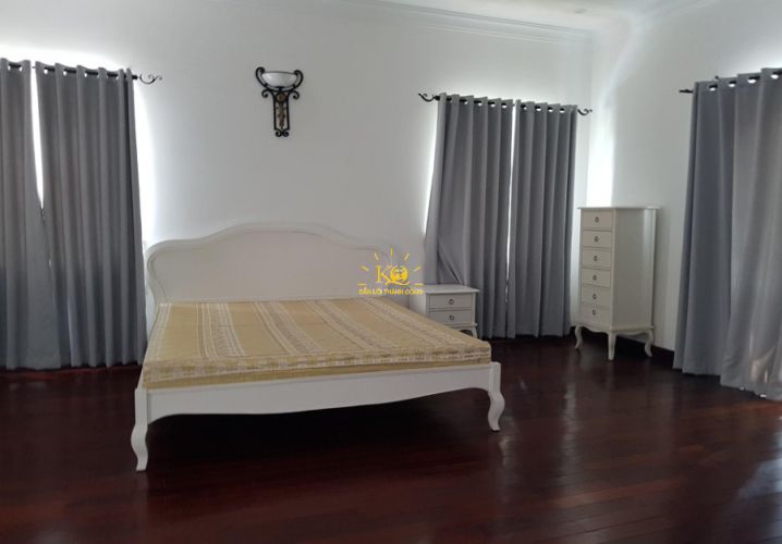 Phòng ngủ nhà cho thuê khu biệt thự Kim Sơn phường Thảo Điền quận 2 đẹp