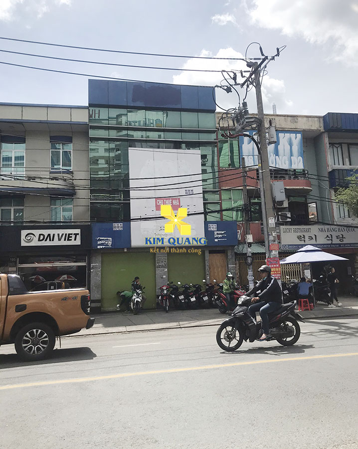 Hình chụp phía trước tòa nhà cho thuê nguyên căn đường Nguyễn Gia Trí