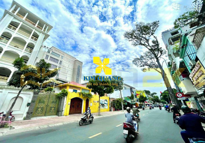 Con đường trước tòa nhà cho thuê văn phòng đường Nguyễn Thông