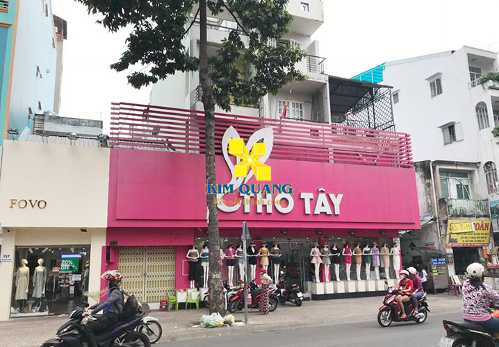 Hình chụp phía trước tòa nhà cho thuê nguyên căn đường Nguyễn Trãi