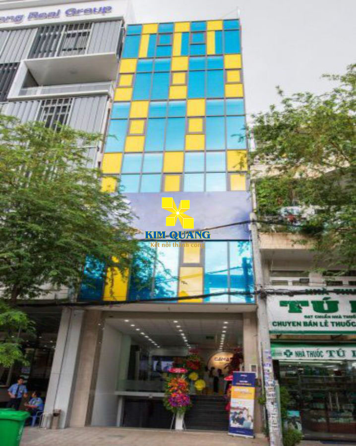 Hình chụp bên ngoài tòa nhà cho thuê đường Nguyễn Gia Trí Hình chụp bên ngoài tòa nhà cho thuê đường Nguyễn Gia Trí
