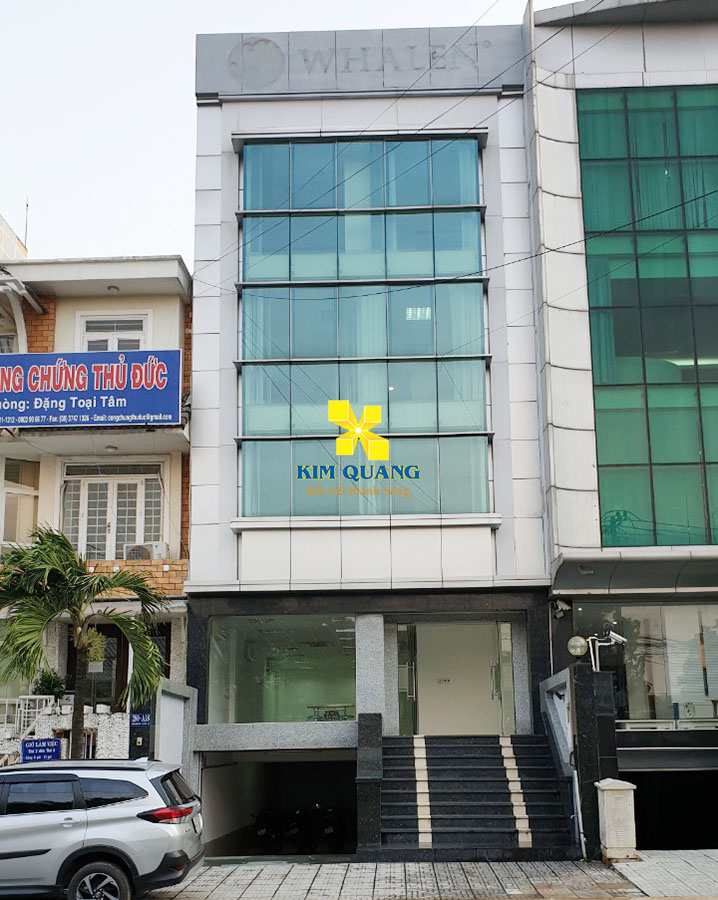 Hình chụp phía trước tòa nhà cho thuê nguyên căn đường Lương Định Của