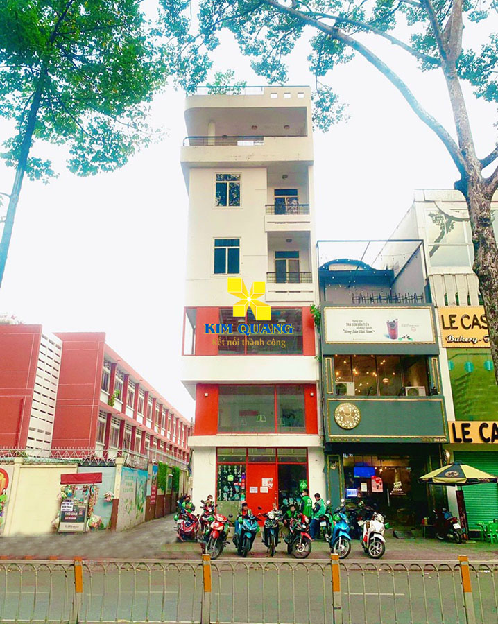 Hình chụp phía trước tòa nhà văn phòng đường Nguyễn Tri Phương quận 10