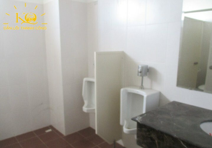 toilet-tai-to-hien-thanh-building